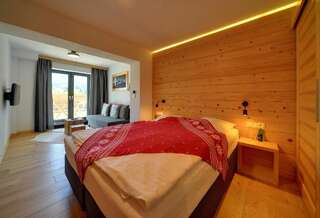 Отели типа «постель и завтрак» Dom Górski Карпач Трехместный номер с видом на горы-1